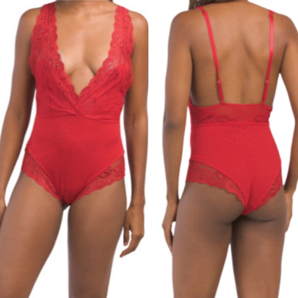 NWT Marilyn Monroe Plunge V-Neck Stretch Lace Design Bodysuit True Crimson Red M
